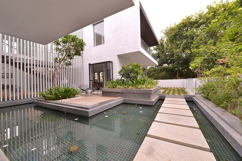 Architect Abin Chaudhuri courtyard house 