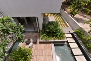 courtyard-deck-over-water-body-accessed-from-the-living-room