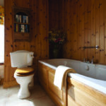 How to make a tiny bathroom look bigger