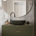 Colourful bathroom decor