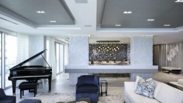 Sarah Zohar and Boca do Lobo