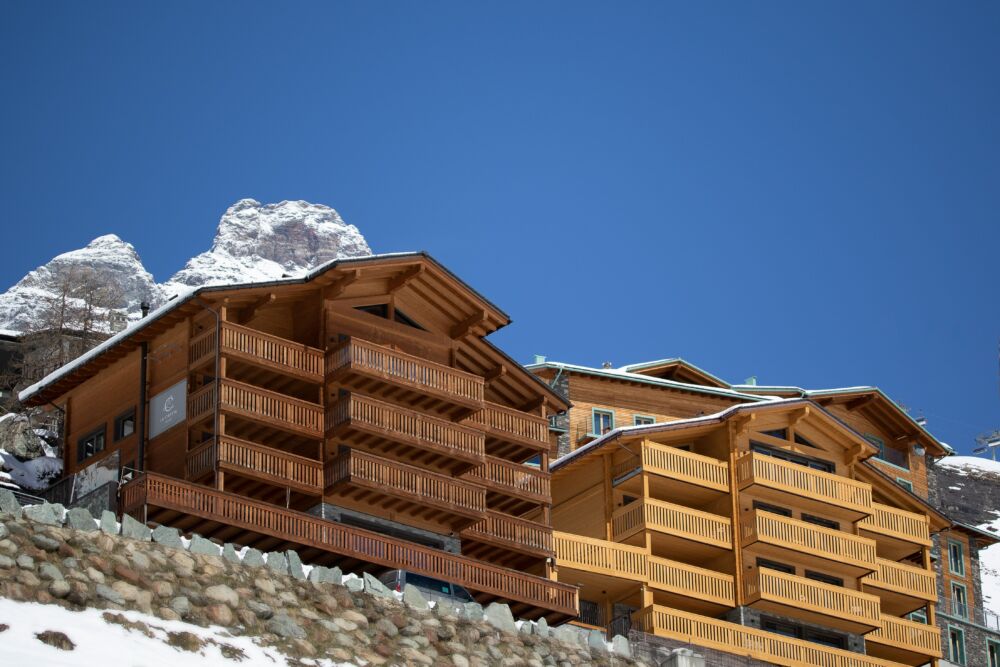 La Cresta Hotel