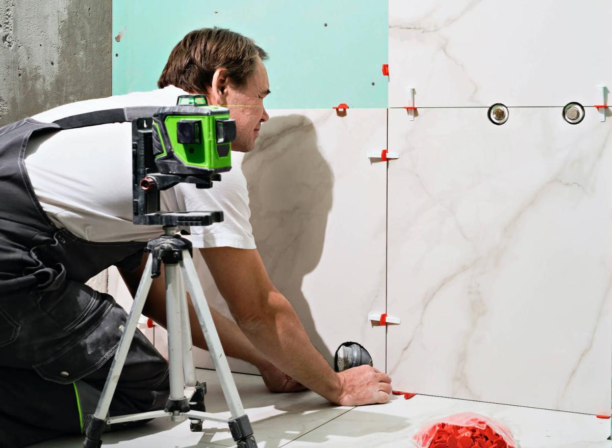 Installing Ceramic Wall Tiles Properly with Expert